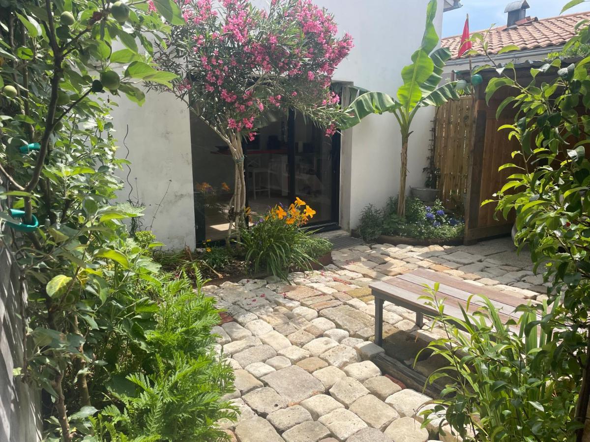 Maison Independante Avec Jardin, Tres Calme, Centre Ville La Rochelle Ла-Рошель Екстер'єр фото